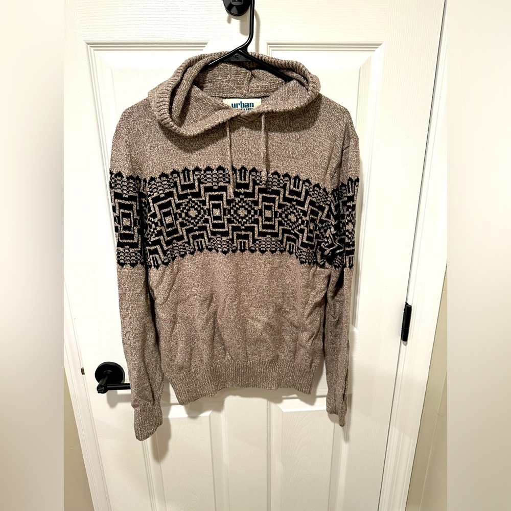 Men’s hooded sweater